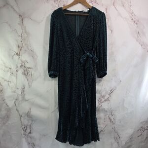 Calvin Klein Dress Women 12 Large Green Leopard Velvet Ruffle V Neck Long Midi